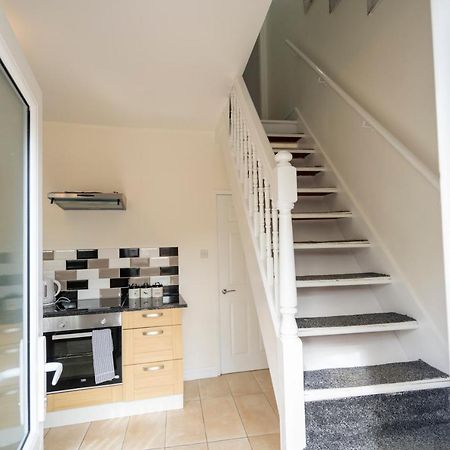 Entire House-Merseyside-Liverpool Birkenhead Exterior photo